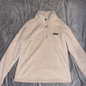 Patagonia Quarter Zip Color: Cream Size:Medium